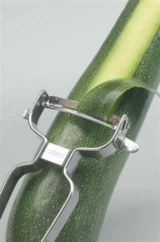Gemüseschäler aus Edelstahl mit gebogener Klinge